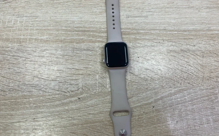 Часы  Apple Watch SE 2 40mm
