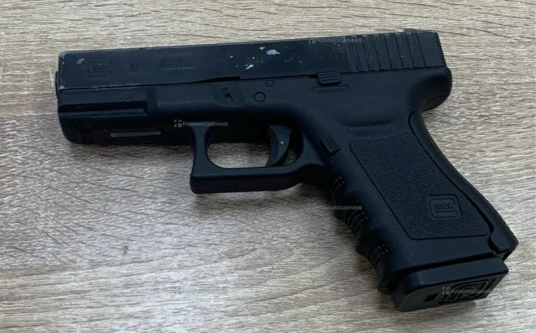 Страйкбольнифй пистолет Glock