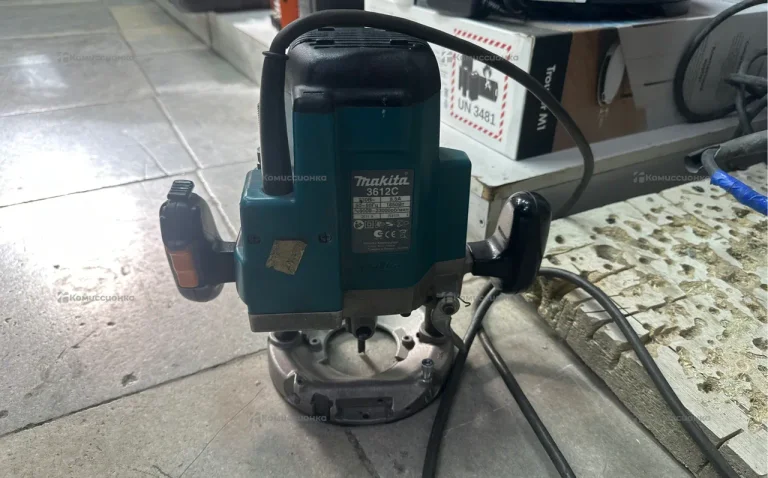 Фрезер makita 3612