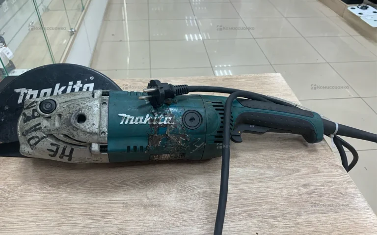Уши Makita GA9020
