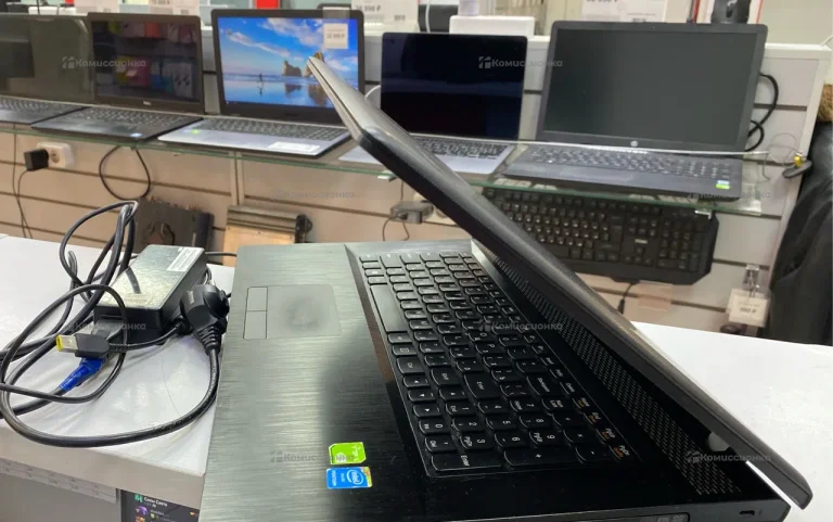 Ноутбук  Lenovo