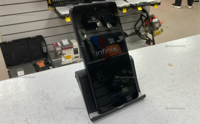 Infinix Smart 8 4/128 ГБ