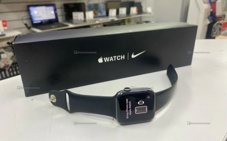 Часы Apple Watch 5 44mm Nike