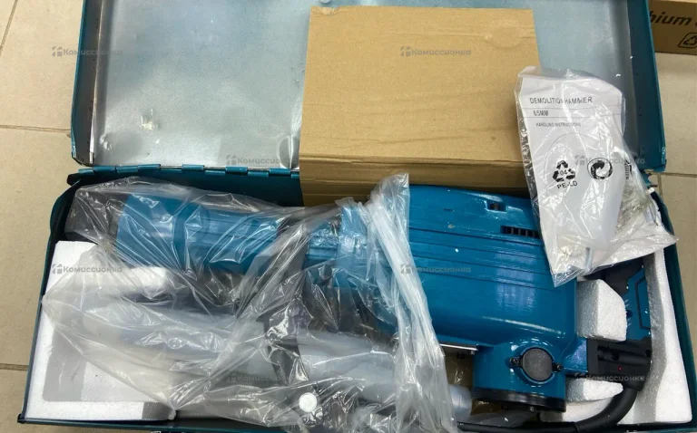 Отбойный молоток MAKITA HM1306