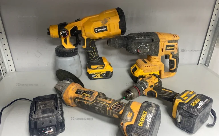 Набор инструментов Dewalt 4в1