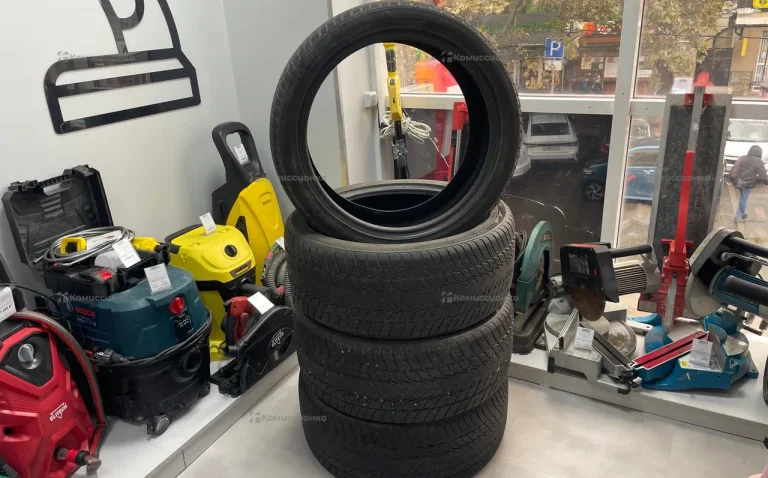 Зимняя резина Charmhoo 245/40 R19 4шт