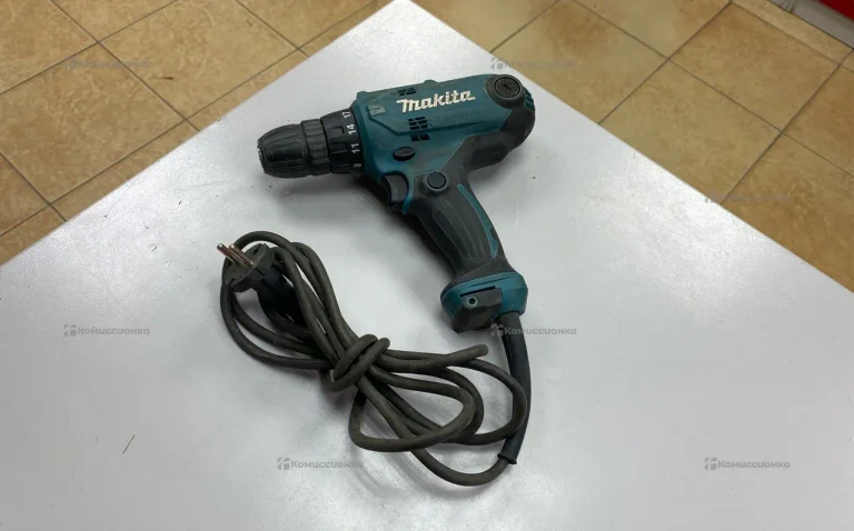 Сетевая дрель-шуруповерт Makita DF0300