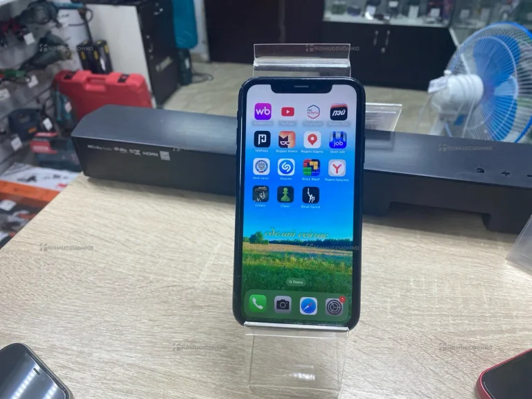 Apple iPhone XR 3/64 ГБ
