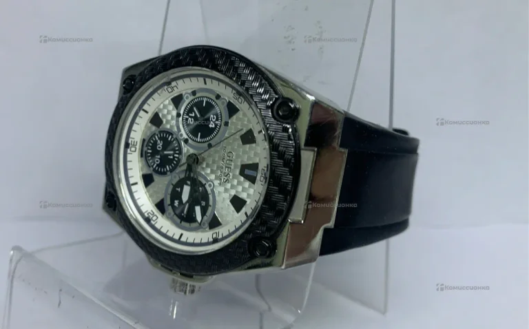 Часы  Guess w1049G3