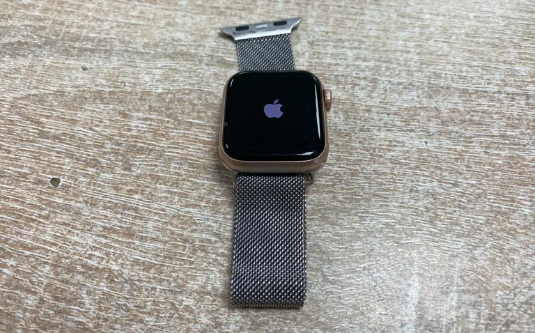 Часы  Apple Watch SE 40mm
