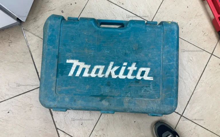 отбойник Makita.
