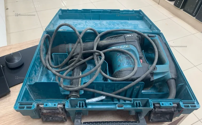 Отбойный молоток makita HM0871C