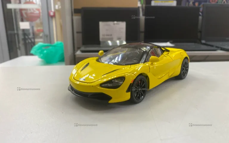 Машинка McLaren