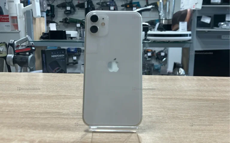 Apple iPhone 11 4/64 ГБ