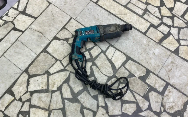 Перфоратор Makita HR2470