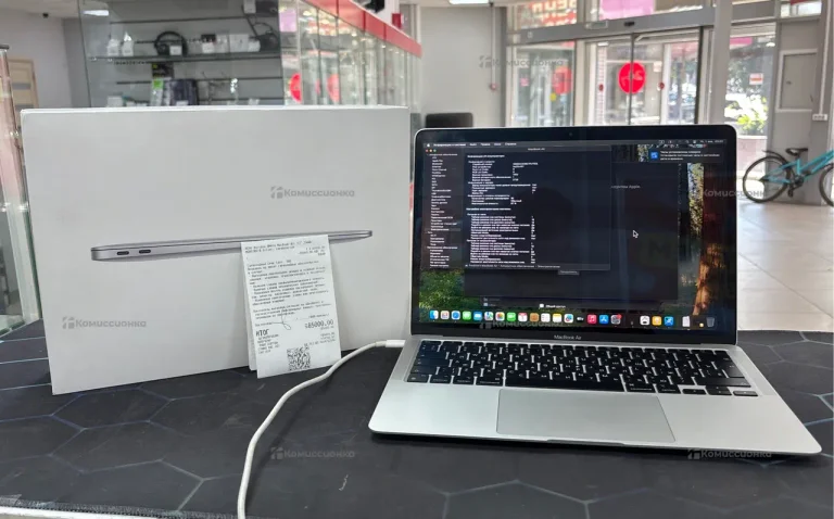 Ноутбук MacBook Air 13-inch 8/256