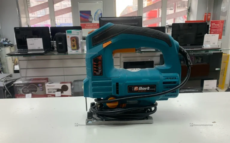 Электролобзик Bort BPS-900X-QLT