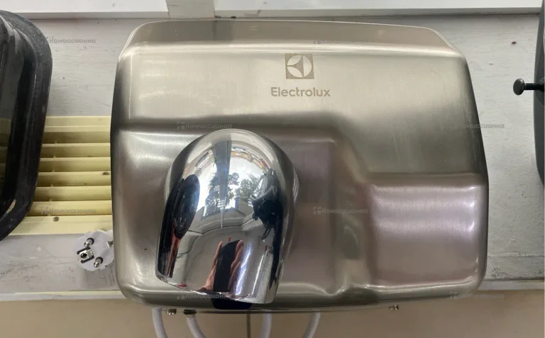 Электросушитель для рук Electrolux