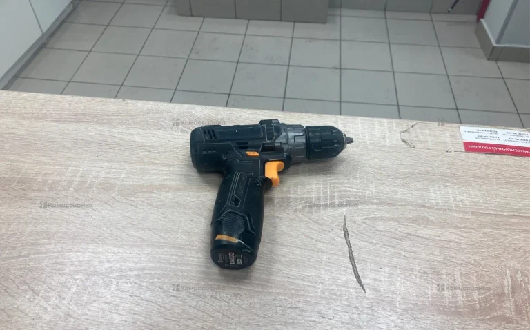 шуруповерт Deko 12 v