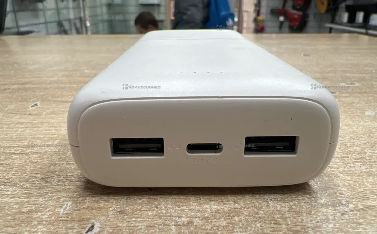 Power Bank  белый 20000