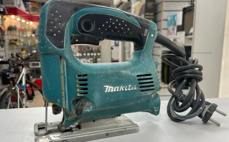 Электролобзик makita 4329
