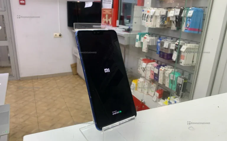 Xiaomi Mi 8 Lite 4/64 ГБ