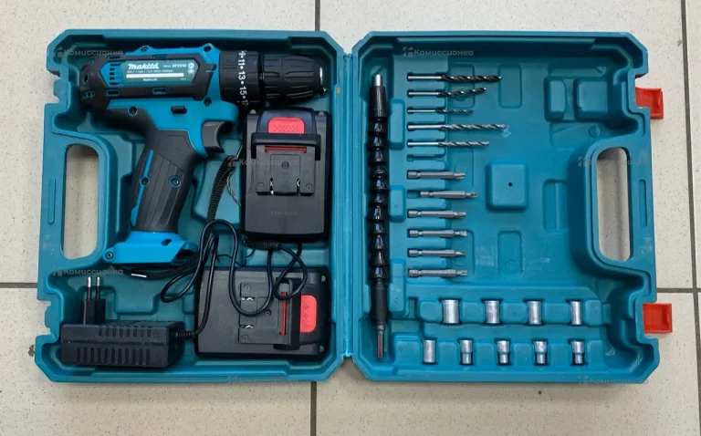 Шуруповерт makita