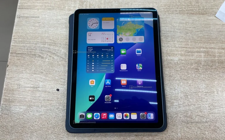 Планшет Apple iPad Air 5 поколения 64 гб