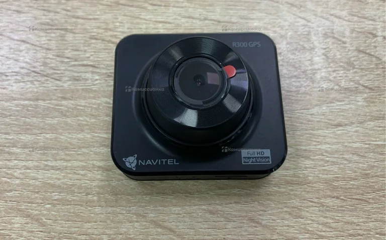 Навигатор  Navitel r300