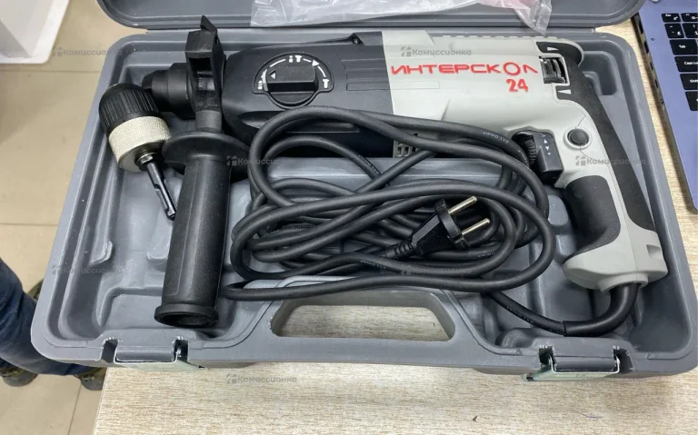 Перфоратор Интерскол П-24/700ЭР