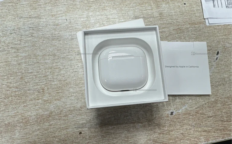 Наушники Apple AirPods 4