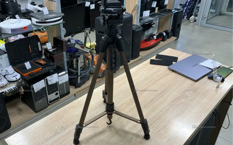Трипод HAMA STAR61