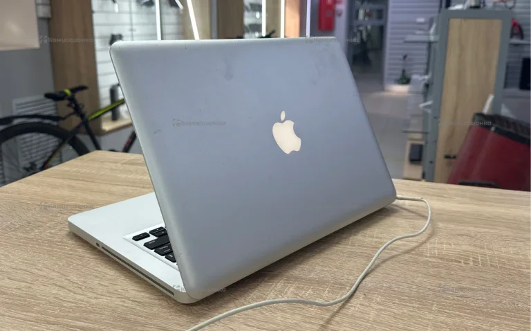 Ноутбук  MacBook Pro 13 2011