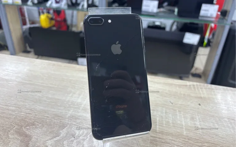 Apple iPhone 8 Plus 3/64 ГБ