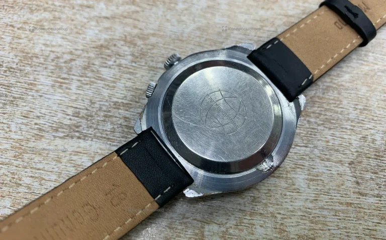 Часы Raketa