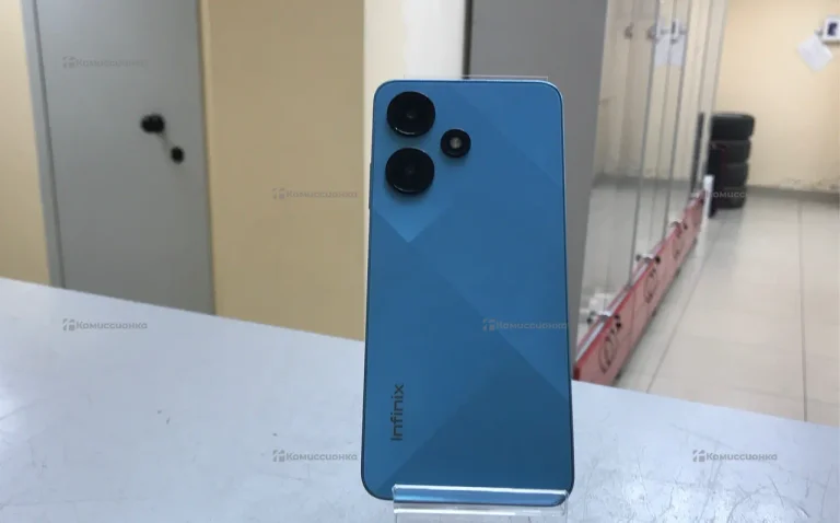 Infinix Hot 30i 4/64 ГБ