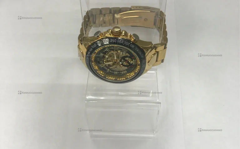 Часы механика Winner