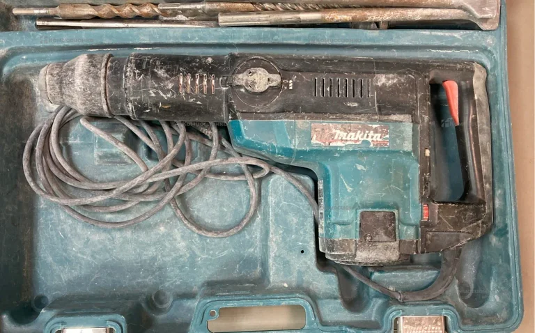 Перфоратор makita HR5001C