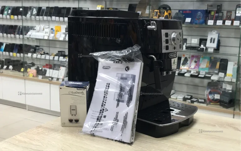Кофемашина DeLonghi MAGNIFICA S