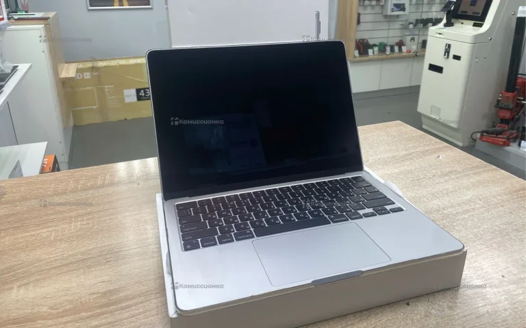 Ноутбук  MacBook m2 a2681