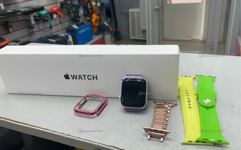 Часы Apple Watch SE 44mm