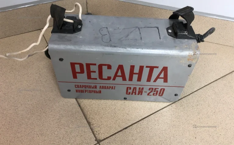 Сварочный аппарат РЕСАНТА САИ-250 (без проводов)