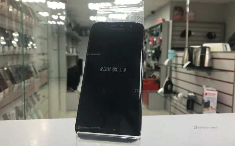 Samsung Galaxy A3 (2017) 2/16 ГБ