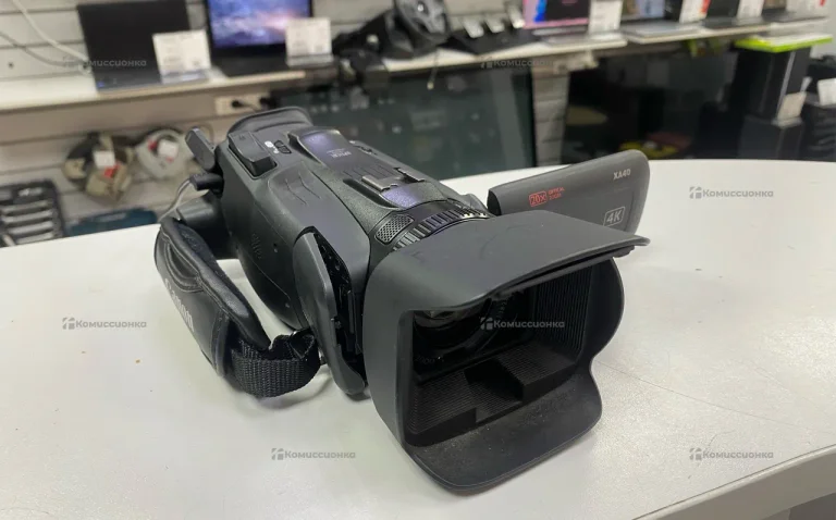 Профессиональная видеокамера Canon XA40