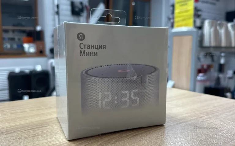 Колонка  Яндекс Станция Алиса с часами