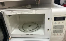 Микроволновая печь  Samsung MW733KR