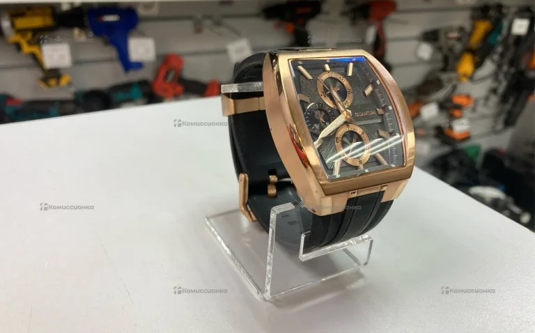 Часы  Quantum Hunter