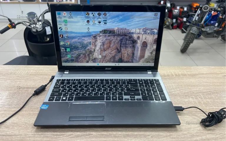 Ноутбук  ACER ASPIRE V3-571G