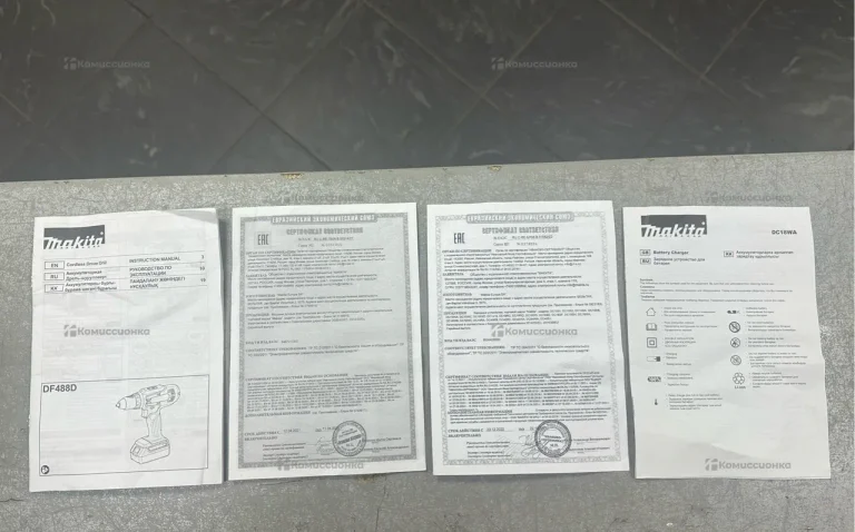 Аккумуляторная дрель-шуруповерт Makita DF488DWE