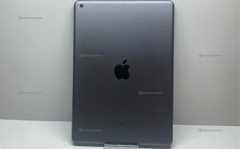 Планшет Apple IPad (8-го поколения) 128Gb WI-Fi